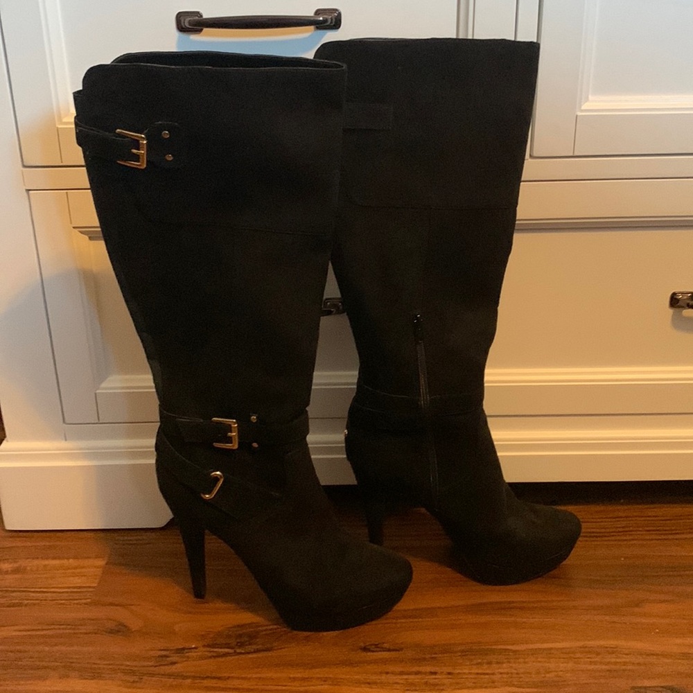 Four inch black boots G by Guess